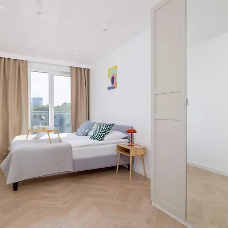 شقة Sloneczna Comfy With Balcony & Parking By Renters كاتوفيتسه