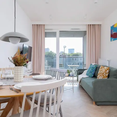 Sloneczna Comfy With Balcony & Parking By Renters 아파트