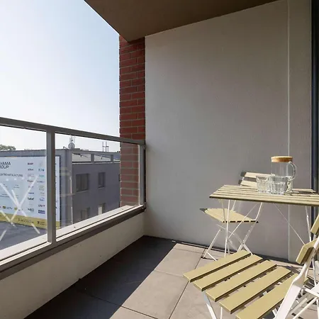 شقة Sloneczna Comfy With Balcony & Parking By Renters كاتوفيتسه